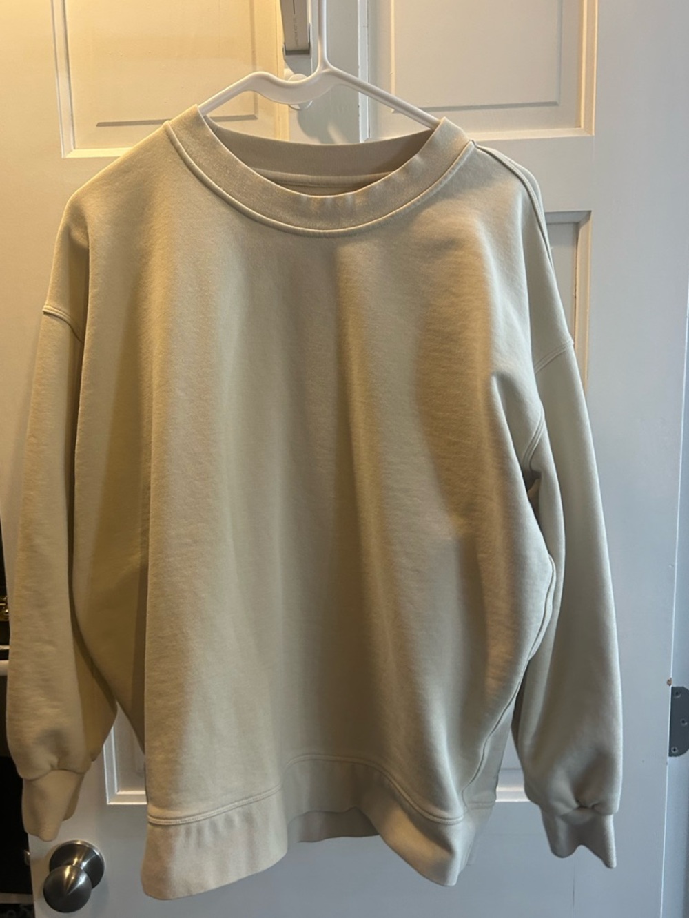 Lululemon Women’s Crewneck Sweatshirt in Light Beige